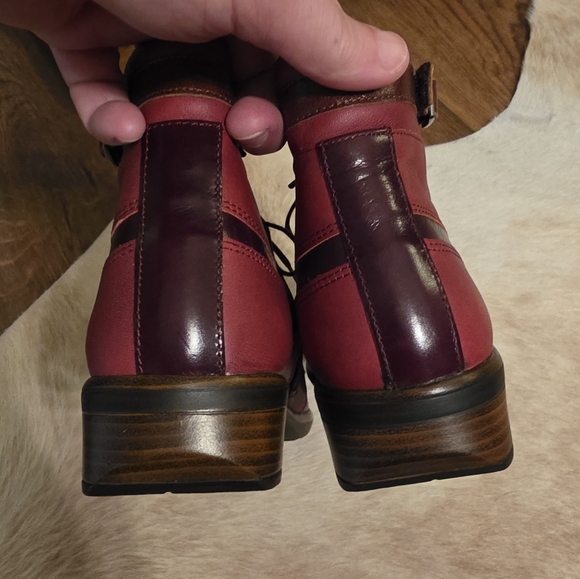 NAOT Footwear Women's Kona Boot In Red, Size 8 US Or 39 EUR - Picture 5 of 16